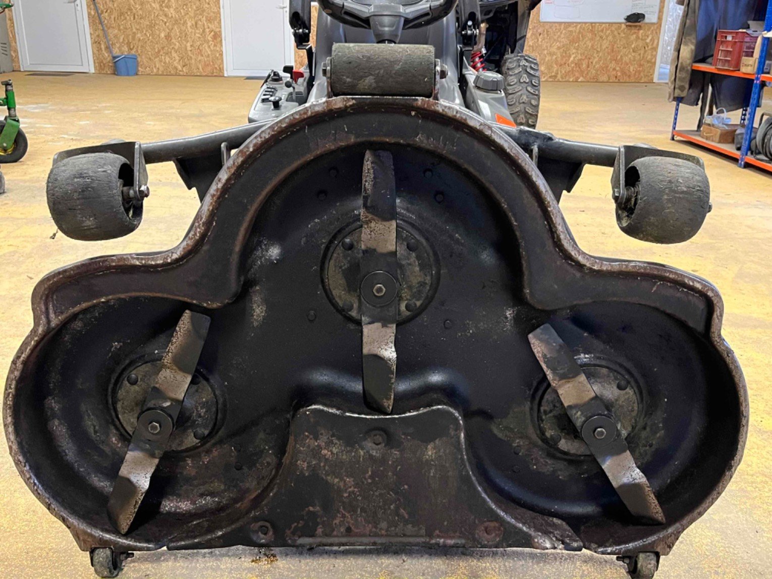 Tondeuse autoportée Husqvarna R420TSAWD