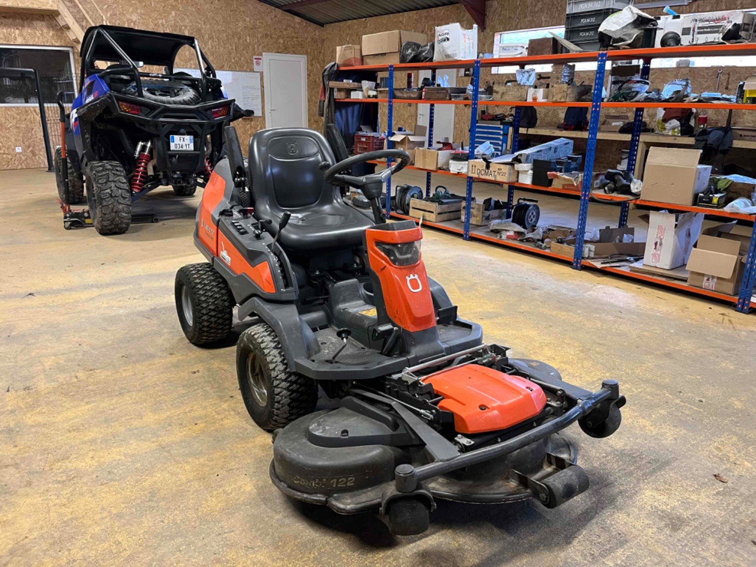 Tondeuse autoportée Husqvarna R420TSAWD