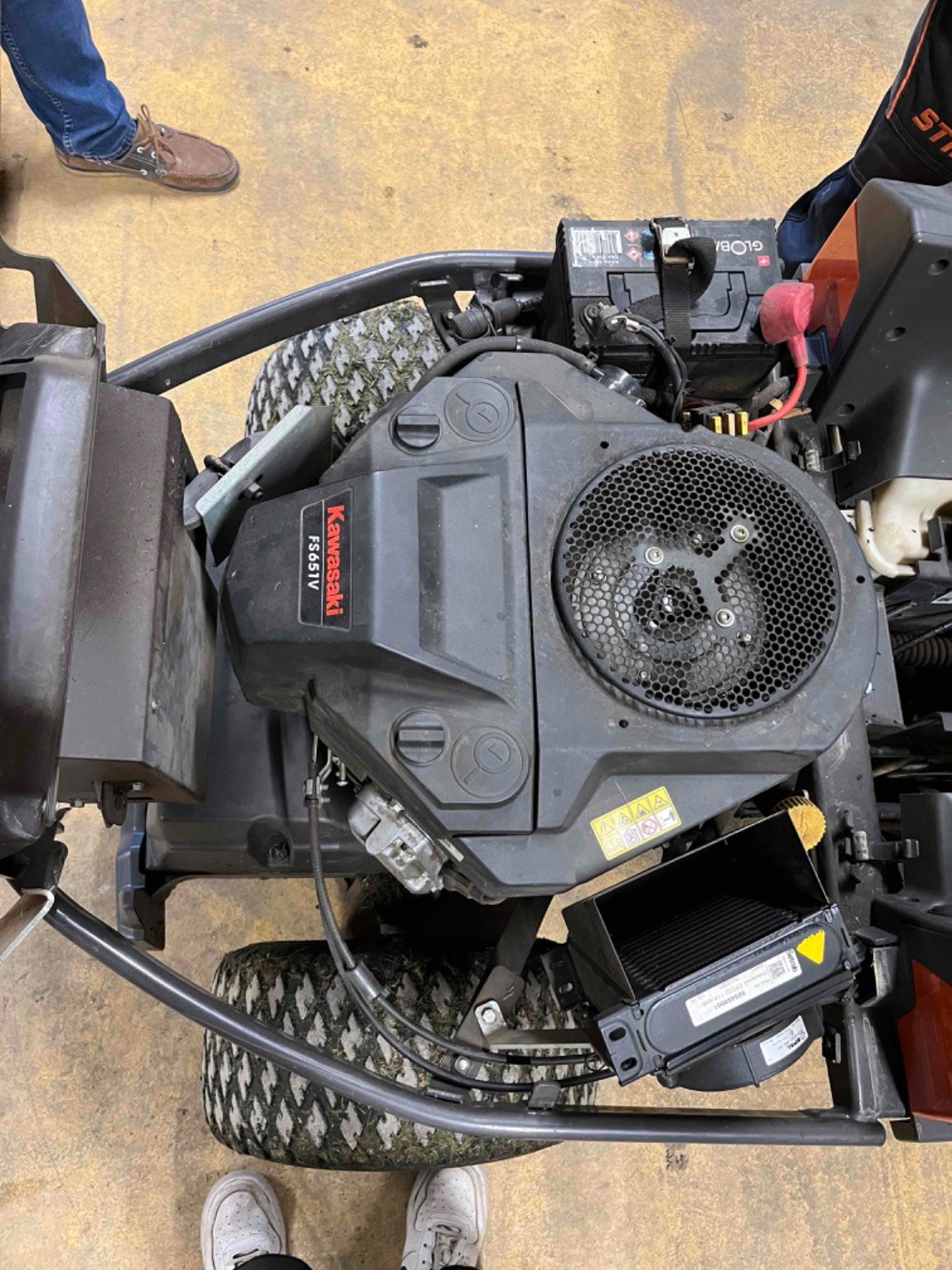 Tondeuse autoportée Husqvarna R420TSAWD