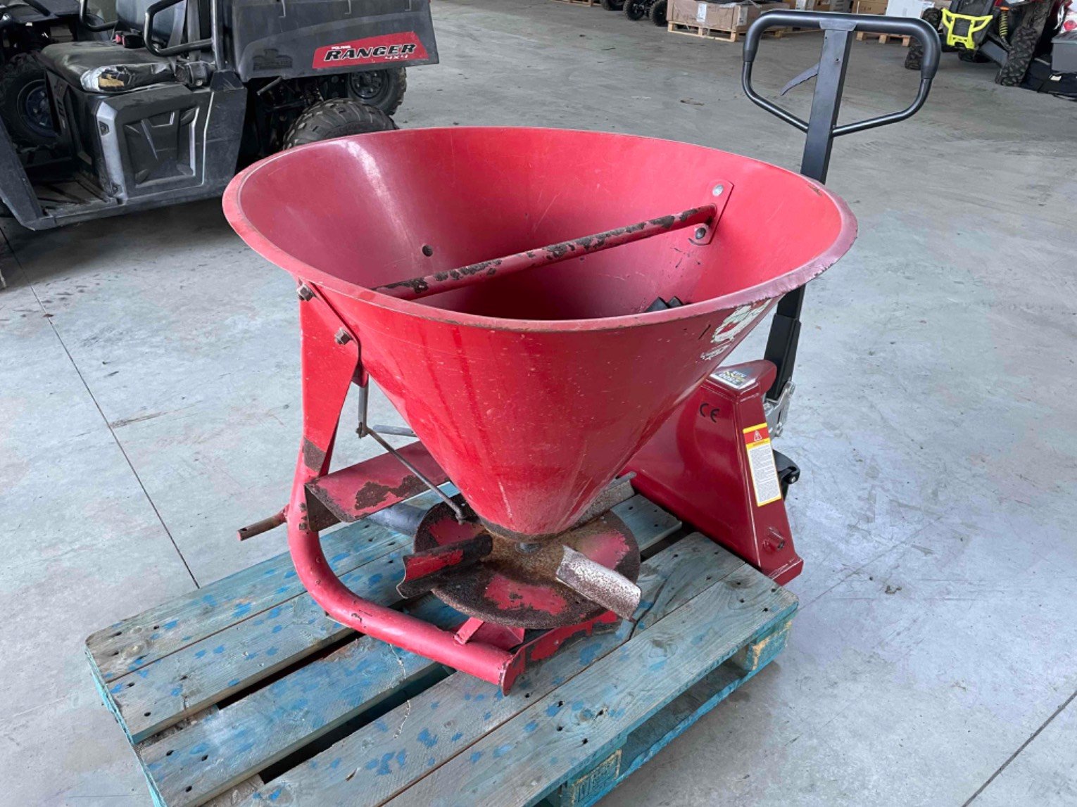 Distributeur d'engrais Suire 150