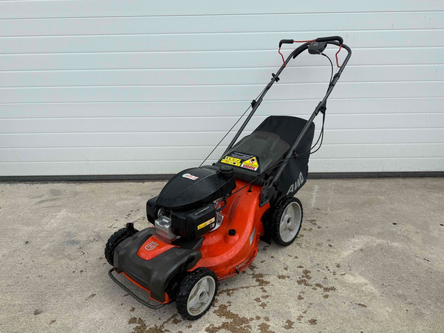 Tondeuse poussée et tractée Husqvarna LC353AWD
