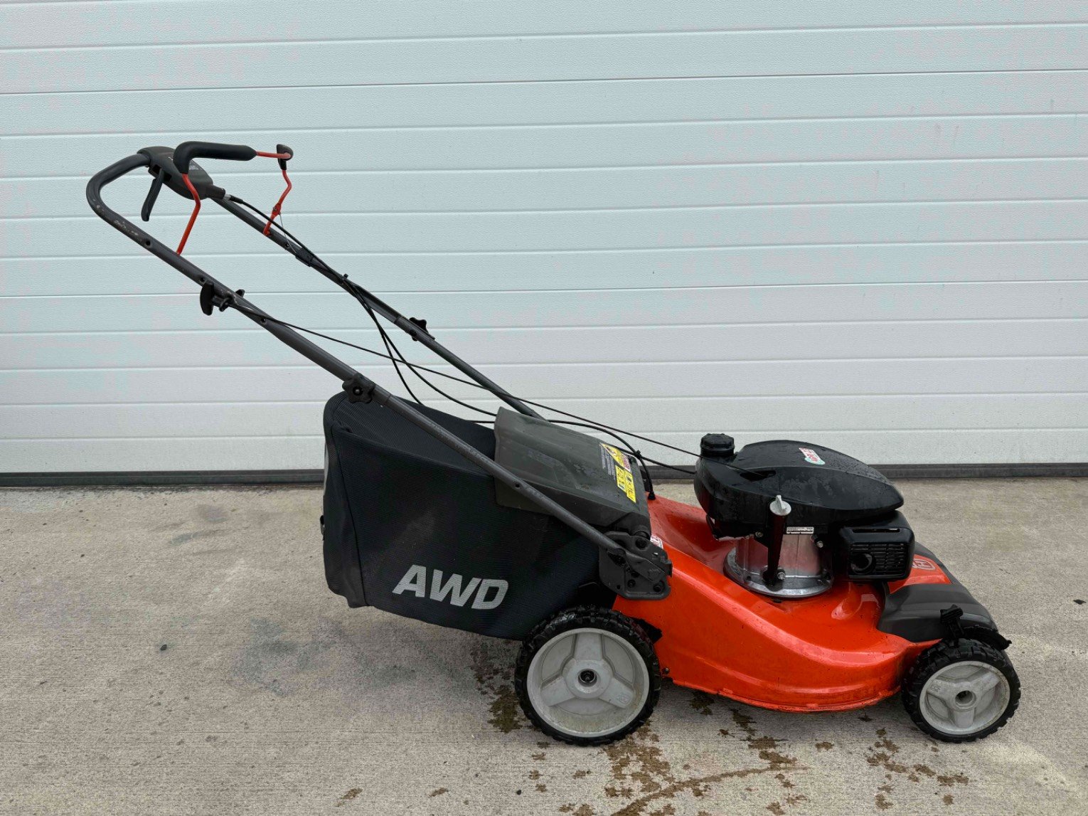 Tondeuse poussée et tractée Husqvarna LC353AWD