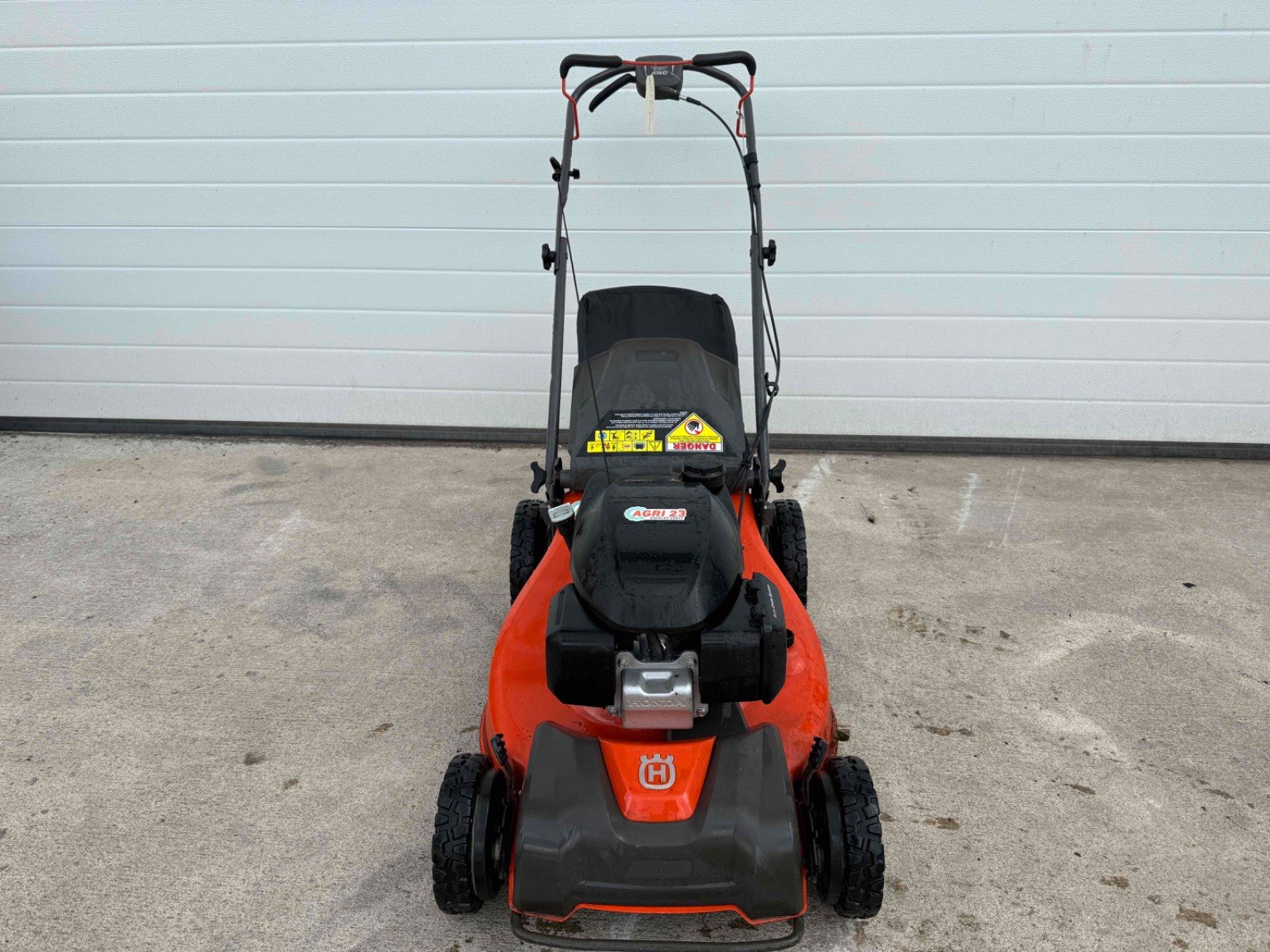 Tondeuse poussée et tractée Husqvarna LC353AWD