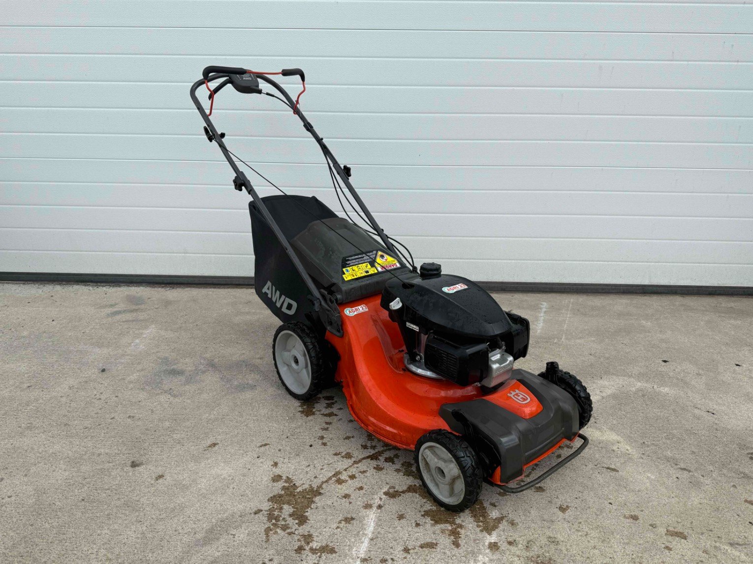 Tondeuse poussée et tractée Husqvarna LC353AWD