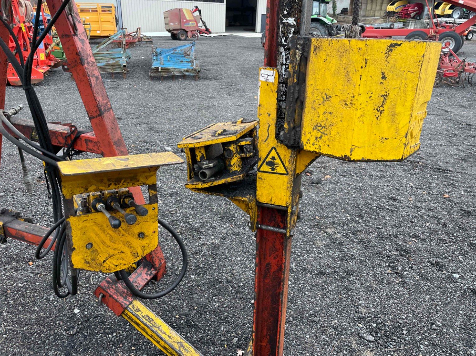 Enfonce pieux Rabaud 703A76