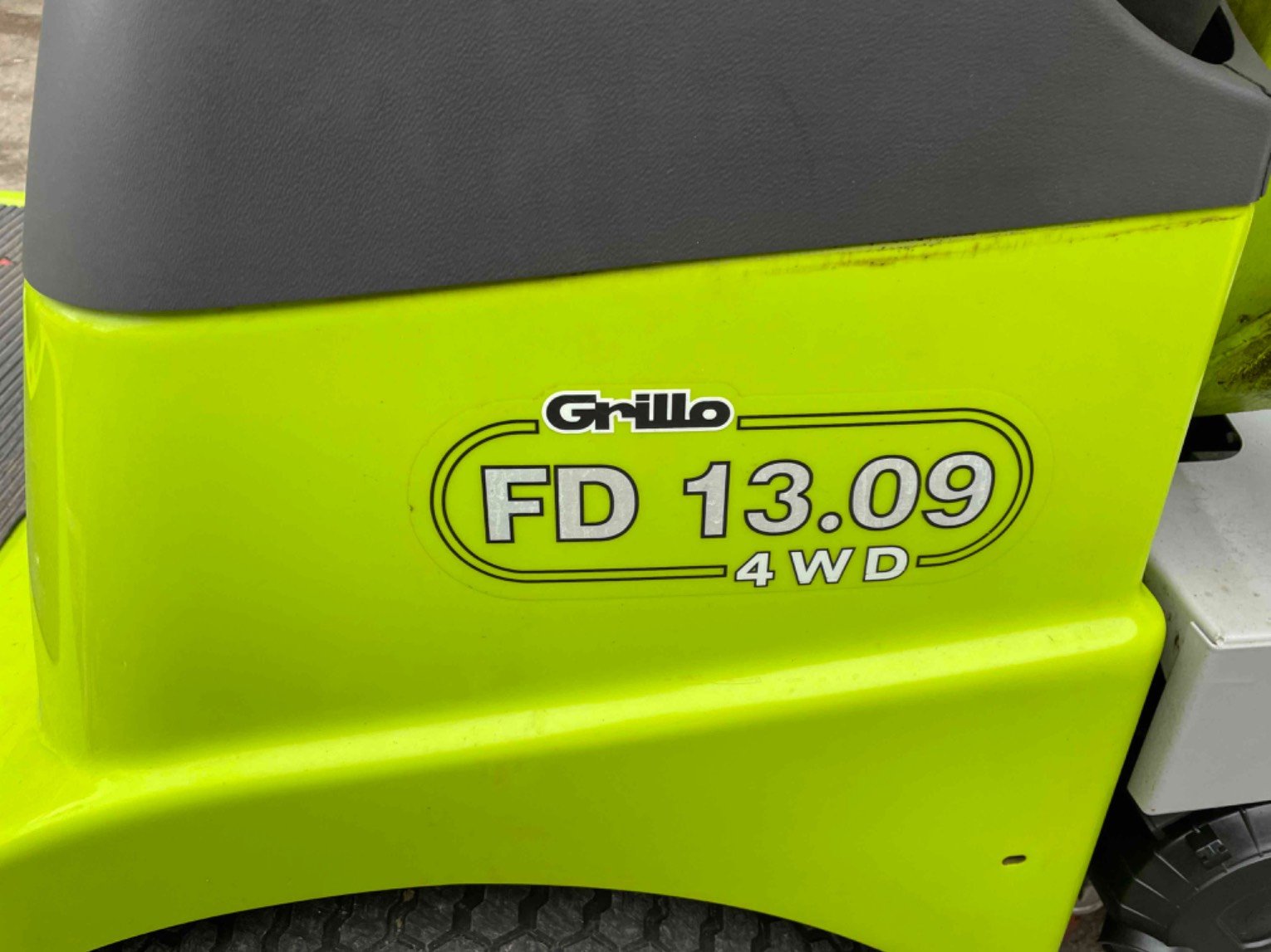Tondeuse autoportée Grillo FD 13.09
