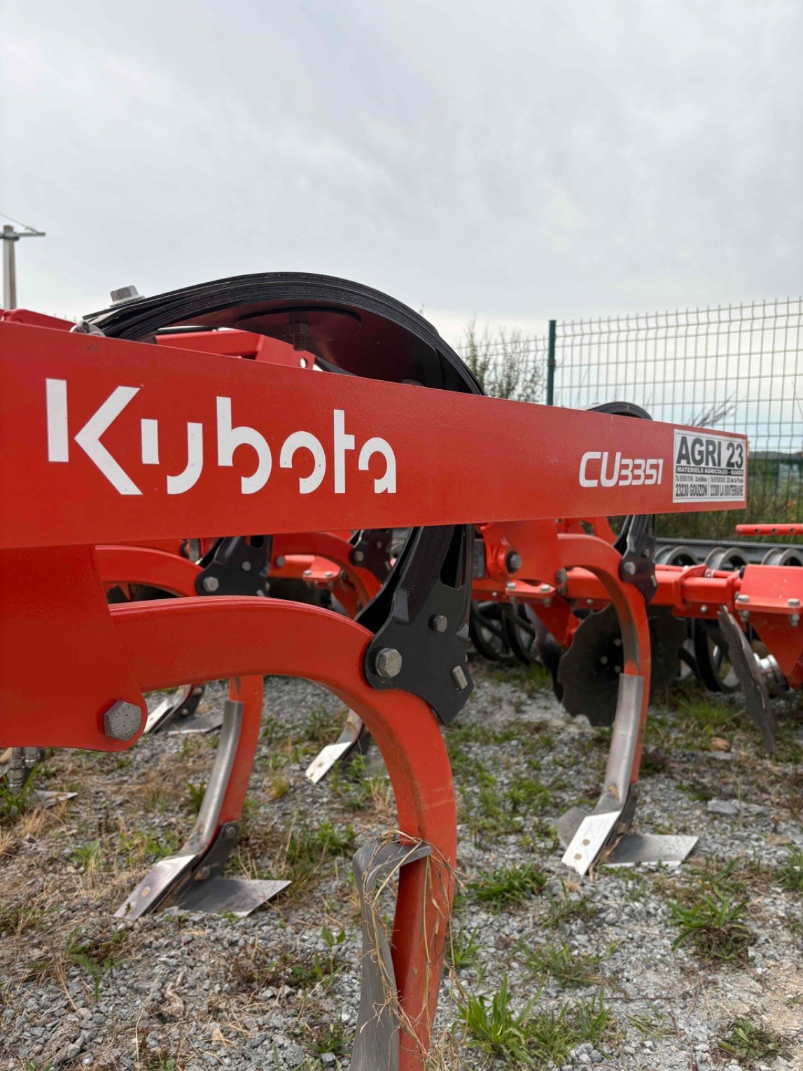 Déchaumeur à dents Kubota CU3351