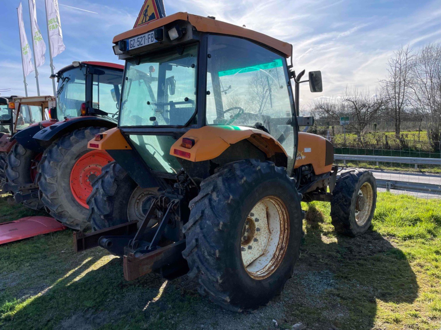 Tracteur agricole Renault ERGOS90