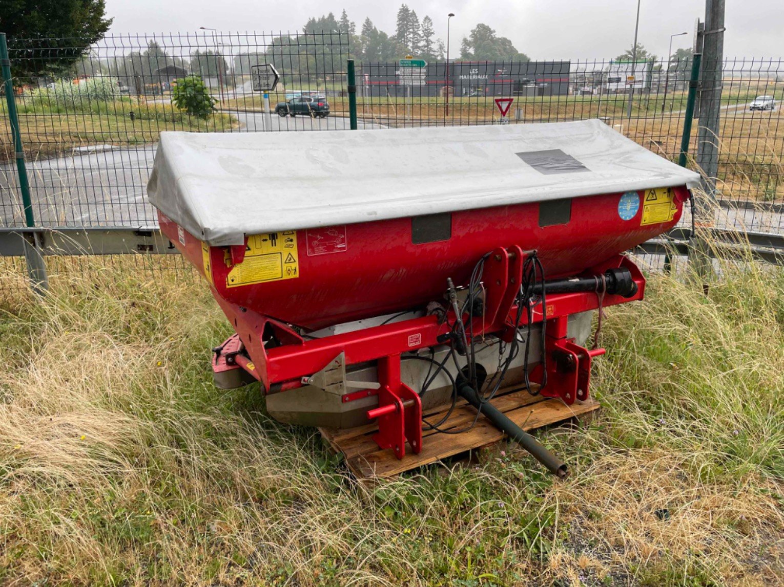 Distributeur d'engrais Kverneland EXACTA CL1100