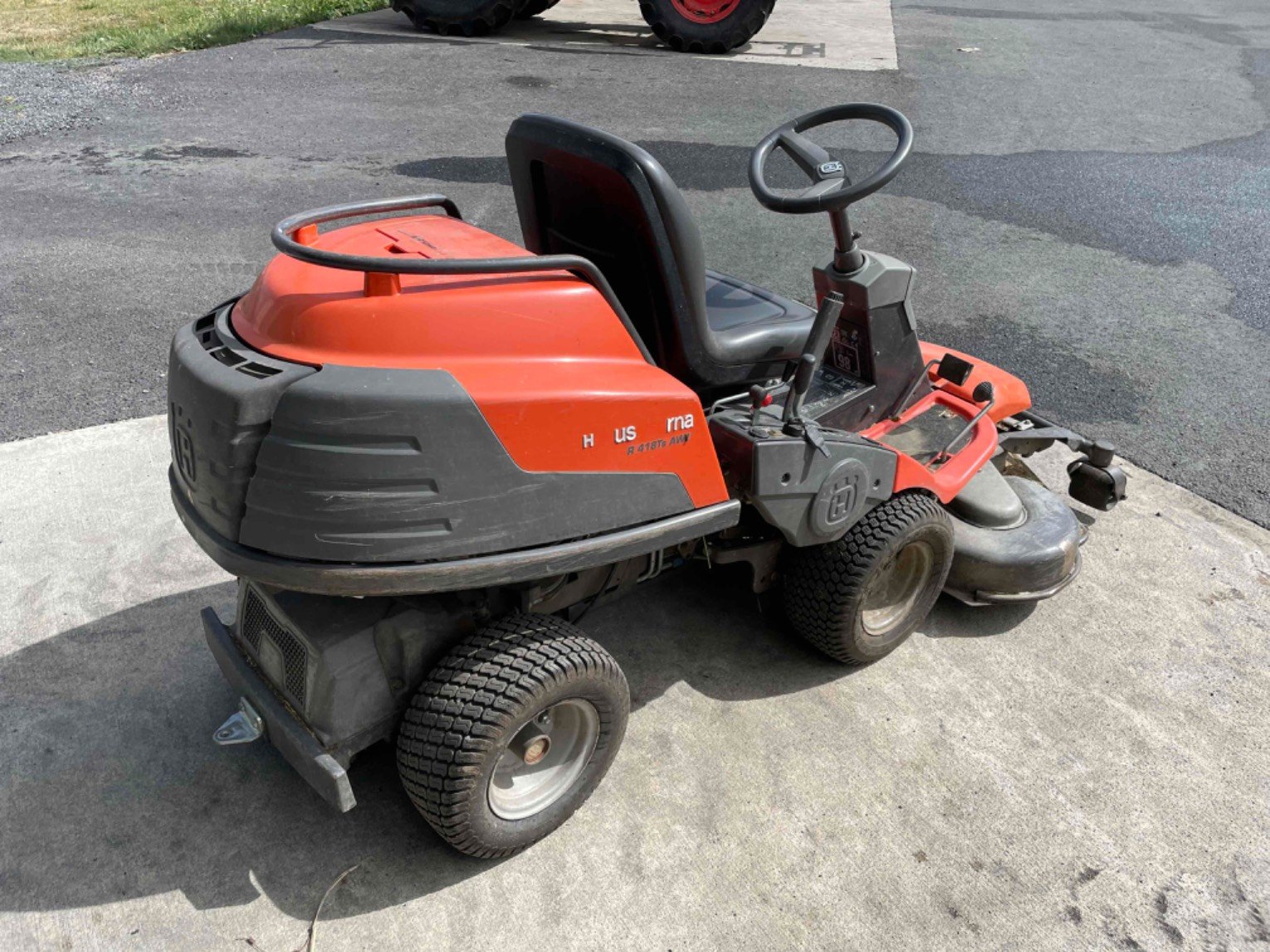 Tondeuse autoportée Husqvarna R418TS AWD