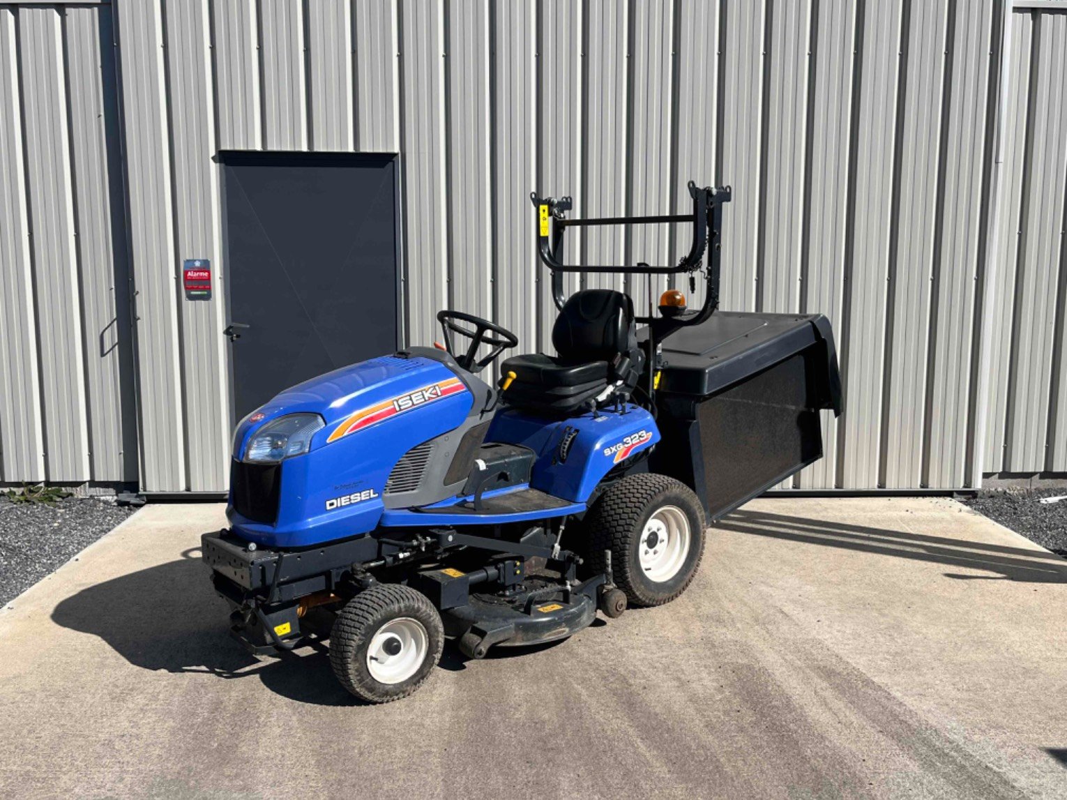 Tondeuse autoportée Iseki SXG323