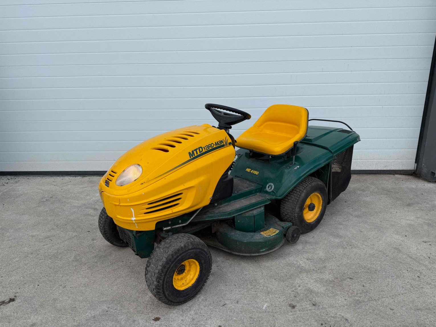 Tondeuse autoportée MTD HE 4160