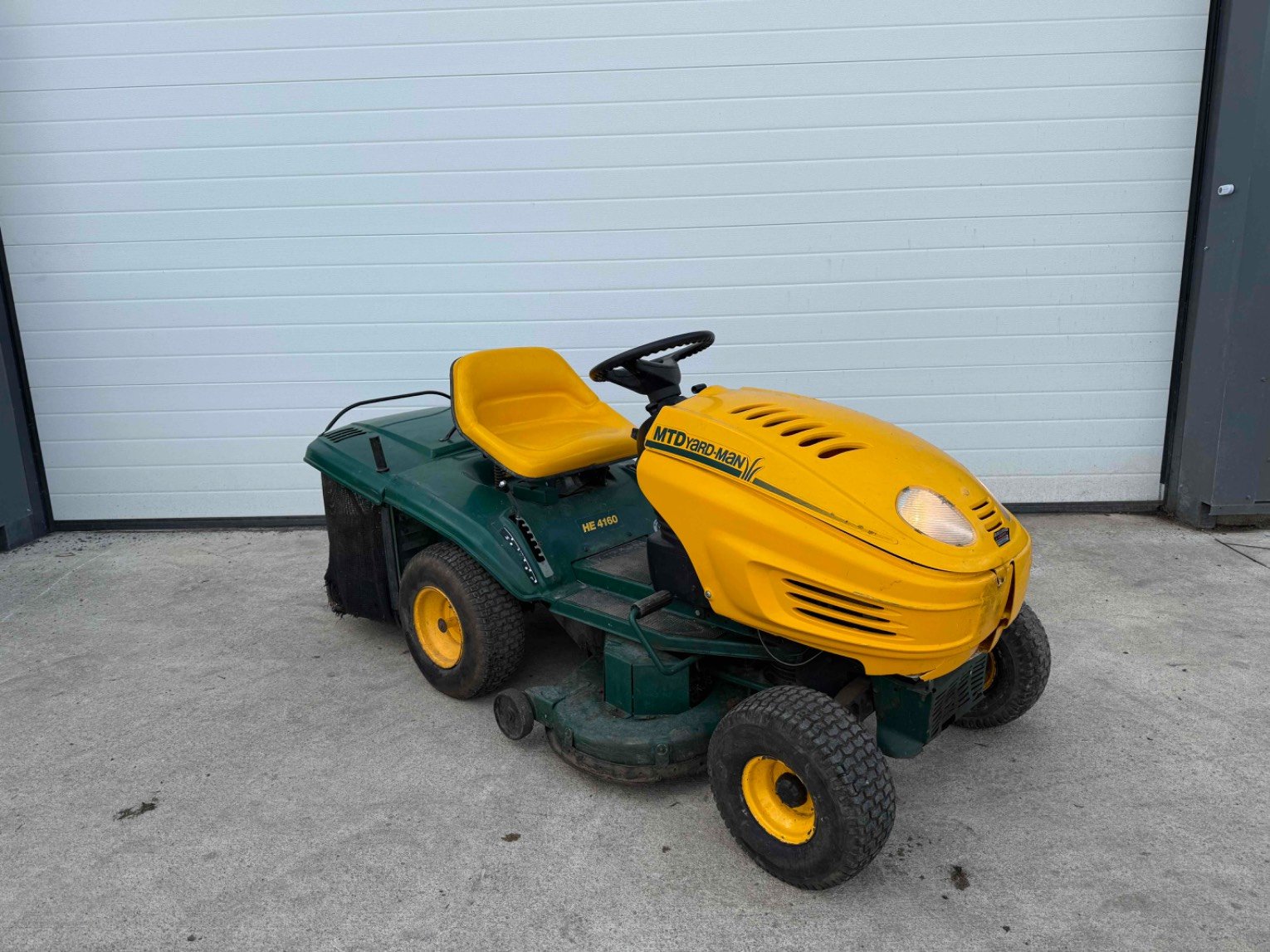 Tondeuse autoportée MTD HE 4160