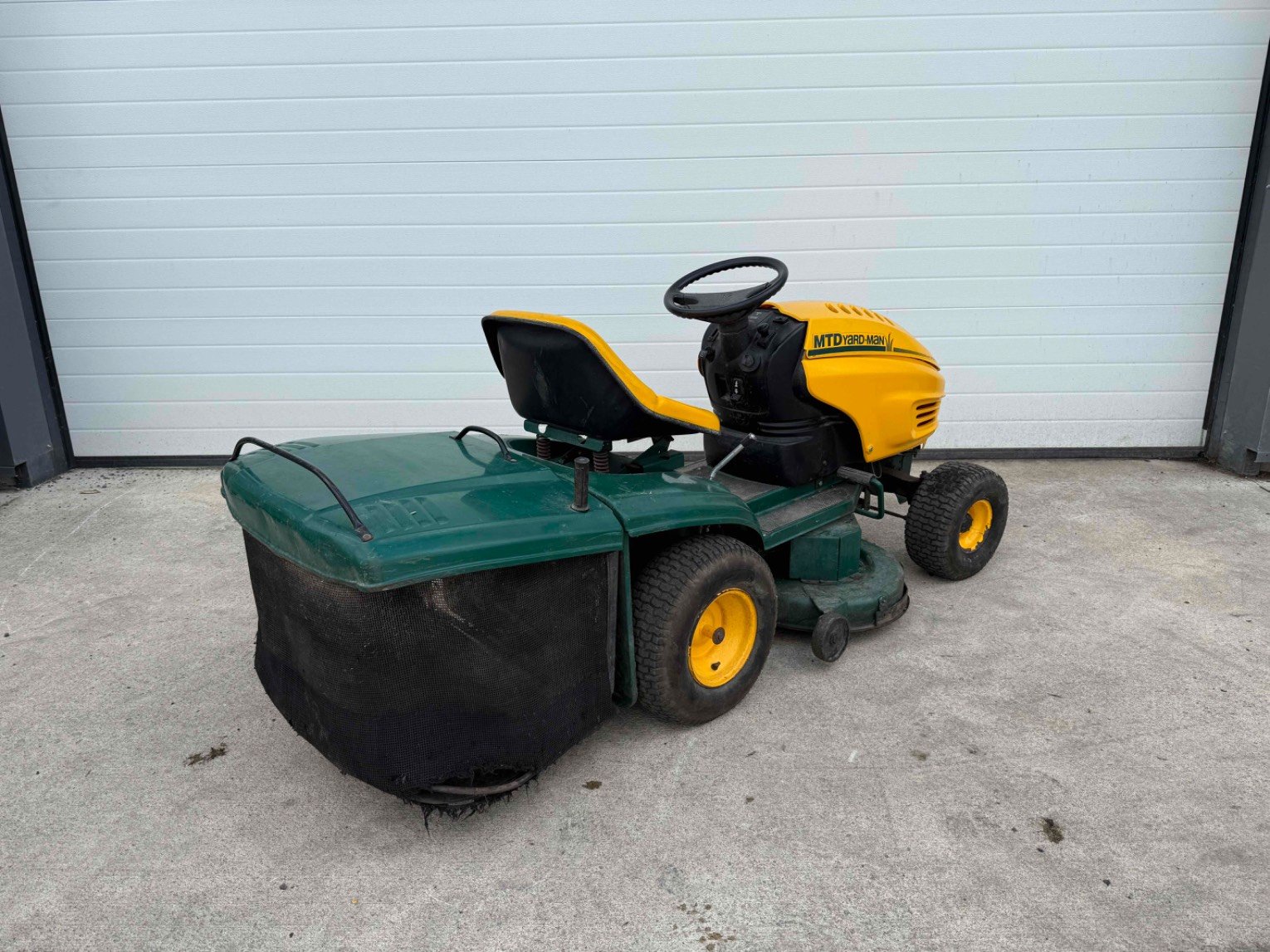 Tondeuse autoportée MTD HE 4160